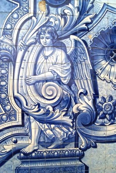天使を描いた装飾パネル、ポルトガル、ラメゴ1738年（セラミックタイル 作： Portuguese School
