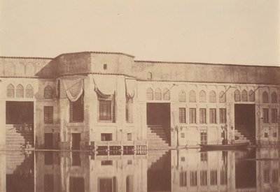 [イラン、テヘラン、エマラテ・エ・ソルジ、シャーのカスルの夏の離宮]、1840年代から60年代。 作： Possibly by Luigi Pesce.