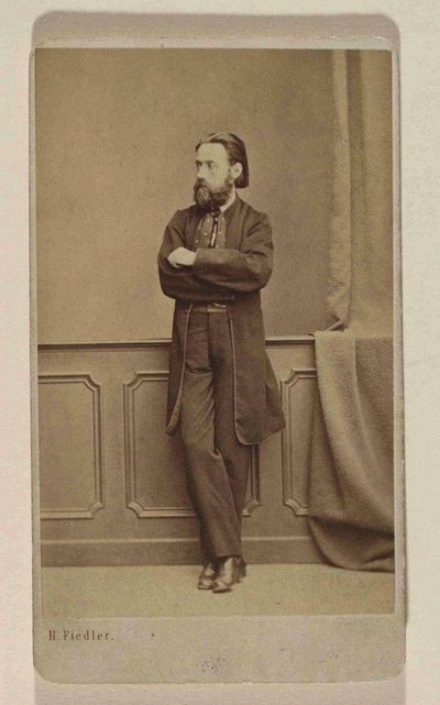 作曲家ベドリッヒ・スメタナの肖像、1866年頃。 作： Prague . Photo studio H. Fiedler