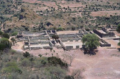 ポストクラシック時代後期の街の空撮 作： Pre Columbian