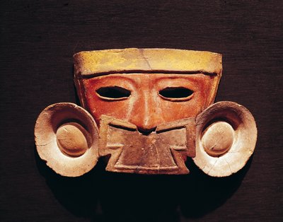 テオティワカンからの人間のマスク（塗られた石） 作： Pre Columbian