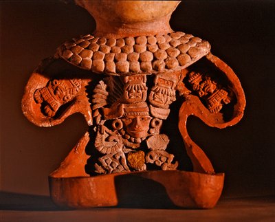 脱着可能な前部を持つ人物像、テオティワカン文化圏（陶製）（394483の細部 作： Pre Columbian Pre Columbian