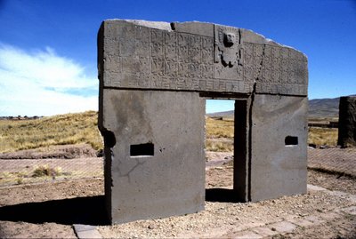 ボリビア、ティアワナコの先コロンブス時代の遺跡。 作： Pre Columbian Pre Columbian
