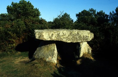 ドルメン、キャップ・ドゥ・ラ・シェーブル、ケラレル・クロゾン 作： Prehistoric Prehistoric
