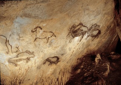 先史時代の話"バイソンと馬" 上部旧石器時代（マグダレニアン）（13000年前）の岩絵 石器時代 サンティマミン洞窟、ゲルニカ、スペイン - 先史時代：バイソンと馬 - 洞窟の絵、上部旧石器時代（マグダレニアン）（13000年前）の石器時代 作： Prehistoric Prehistoric