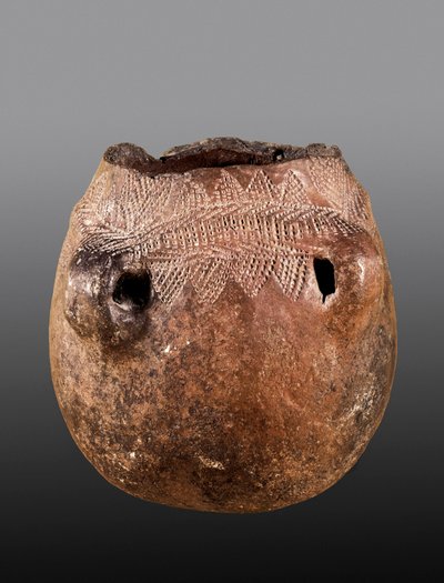 先史時代：新石器時代の陶器の花瓶。カシン（陶器）から来る 作： Prehistoric Prehistoric