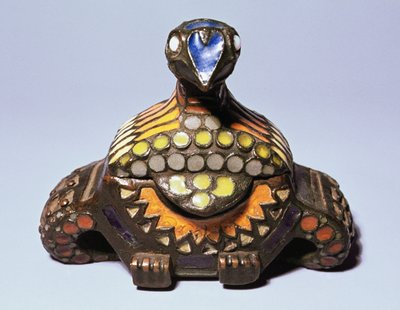 タラシュキノ工房の鳩箱 1908年頃（ブロンズ、エナメル 作： Princess Maria Tenisheva