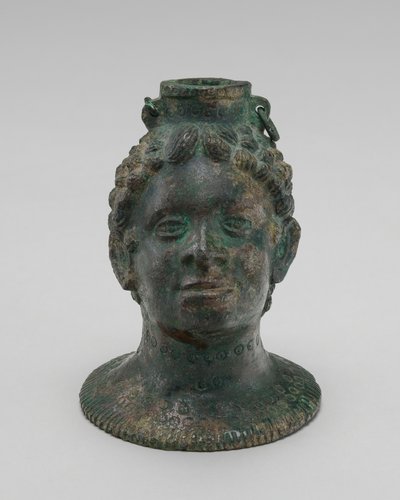 アフリカ人の頭の形をした入れ物 作： Probably Etruscan