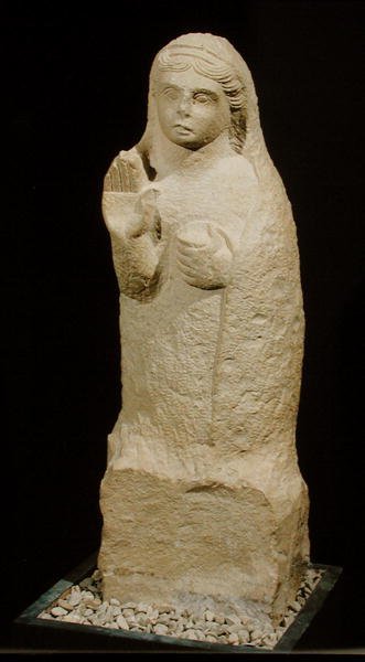彫像形式の葬祭用ステラ 前4～3世紀 石灰岩 作： Punic Punic
