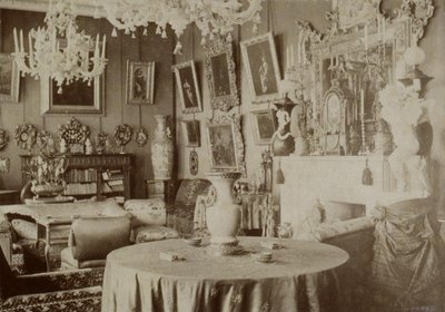 1880 年代、ピーターズバーグのピョートル ドゥルノヴォ ダーチャのリビング ルーム 作： Pyotr Pavlovich Durnovo