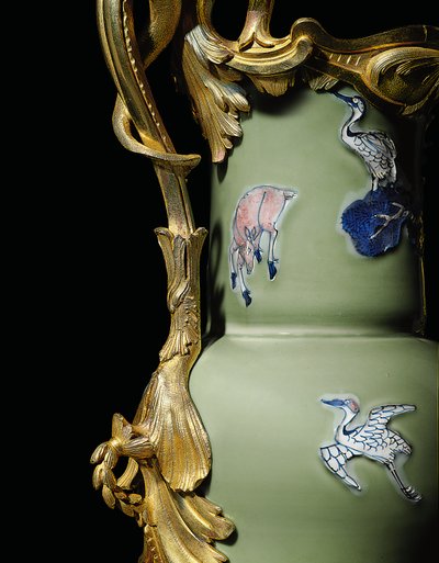 ルイ15世の一対の磁器の1つ、磁器1662-1722は、c.1745-49（オルモルに取り付けられた磁器）をマウントします。 作： Qing Dynasty   Kangxi Period Chinese School
