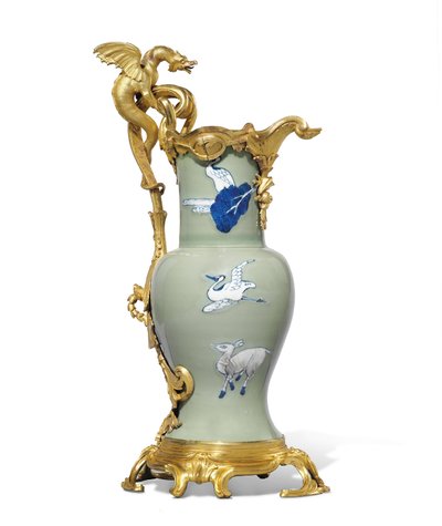 ルイ15世の一対の磁器の1つ、磁器1662-1722は、c.1745-49（オルモルに取り付けられた磁器）をマウントします。 作： Qing Dynasty   Kangxi Period Chinese School
