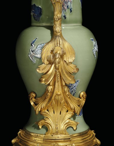 ルイ15世の一対の磁器の1つ、磁器1662-1722は、c.1745-49（オルモルに取り付けられた磁器）をマウントします。 作： Qing Dynasty   Kangxi Period Chinese School