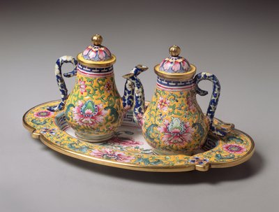 乾杯期のミニチュア水差しとトレイ、乾隆期（1736-95）（エナメル質） 作： Qing Dynasty Chinese School