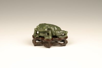 ヒキガエル像（ヒスイ） 作： Qing Dynasty Chinese School