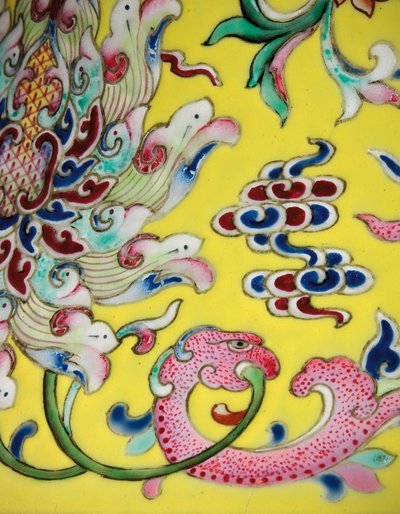インペリアルファミールローズ花瓶（セラミック）のペアの1つからの詳細 作： Qing Dynasty   Jiaqing Period Chinese School