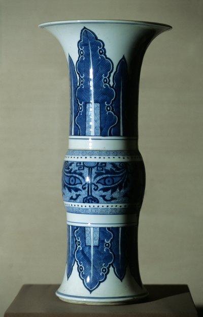 青白磁の花瓶 作： Qing Dynasty   Kangxi Period Chinese School