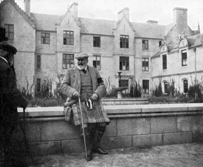 スコットランドのバルモラルにあるエドワード7世1841-1910、1908年。 作： Queen Alexandra