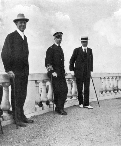 1908年、ギリシャ国王ジョージ1世とケッペル提督、ハウ卿、ギリシャ、コルフ島。 作： Queen Alexandra