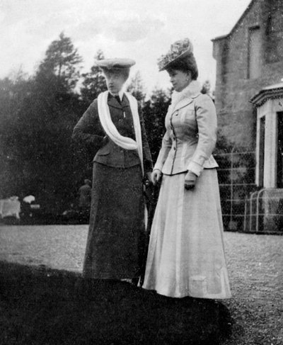 メアリーオブテック1867-1953、プリンセスオブウェールズ、公爵夫人ダオスタ、1908年。 作： Queen Alexandra