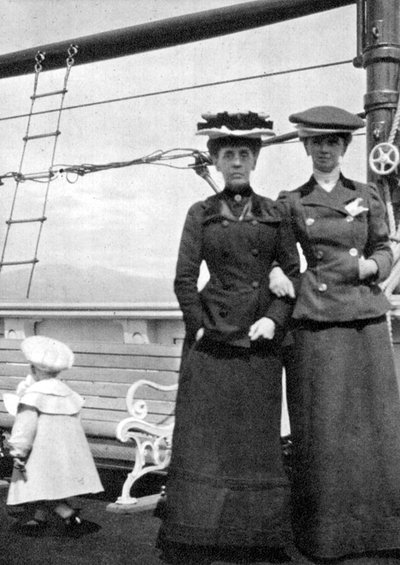 オラブ王子1903-1991、レディアントリムとミスノリーズ、1908年。 作： Queen Alexandra