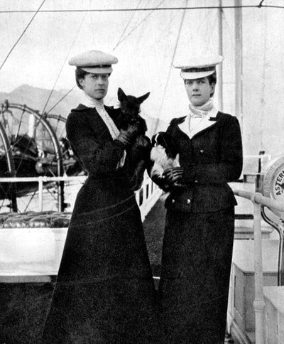 アレクサンドラ女王1844-1925と娘のビクトリア王女1868-1935。 1908。 作： Queen Alexandra