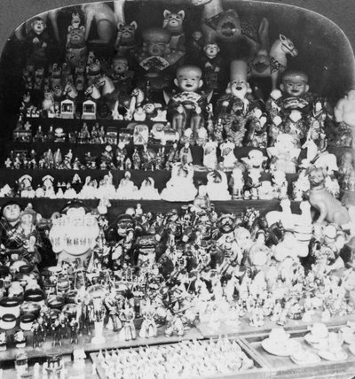 京都のおもちゃ屋、1901 作： R. Y. Young