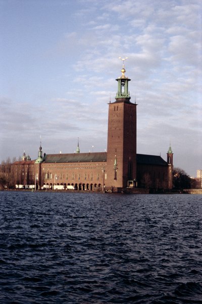 市庁舎、または1911年から23年に建てられた市庁舎 作： Ragnar Ostberg