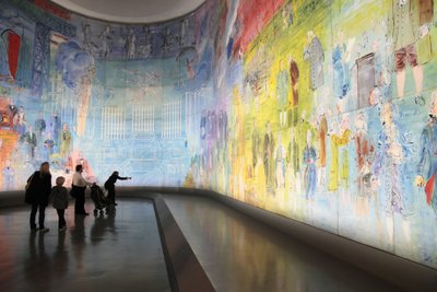 パリ市立近代美術館デュフィ・ルーム（ウィルソン大統領通り、パリ75016）内の「ラ・フィー・エレクトリシテ」。建築：ジャン＝クロード・ドンデル、アンドレ・オーベール、ポール・ヴィアール、マルセル・ダストゥーグ 作： Raoul Dufy
