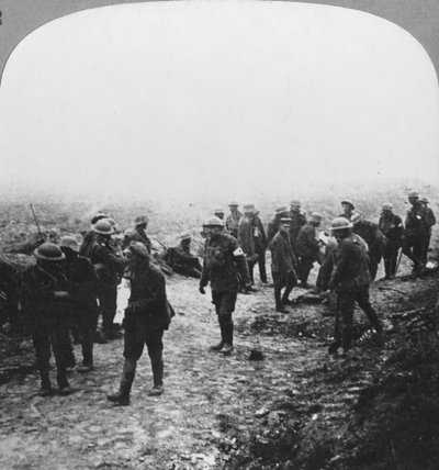Menin Road、イープル、フランダース、ベルギー、第一次世界大戦、c1914-c1918の負傷者に出席 作： Realistic Travels Publishers