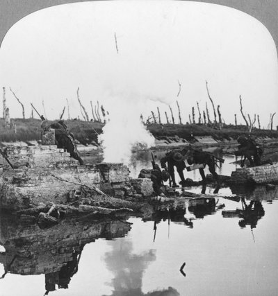 イゼル運河、フランダース、ベルギー、第一次世界大戦、c1914-c1918のイギリス軍 作： Realistic Travels Publishers