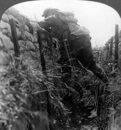 塹壕でのカナダの歩兵、第一次世界大戦、1914-1918。 作： Realistic Travels Publishers