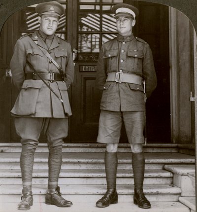 キャプテンマクドゥーガル、DSO、カデットマリン、カナダの2人のVC、第一次世界大戦、1914-1918 作： Realistic Travels Publishers