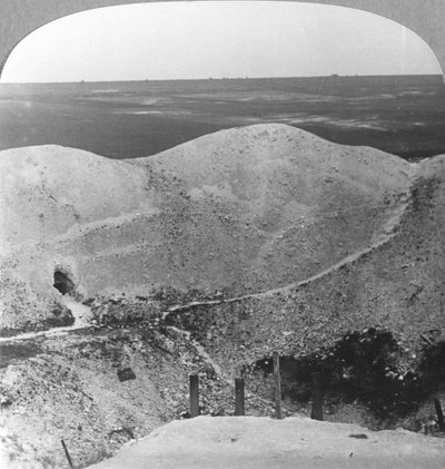 ラボワゼル、ソンム、フランス、第一次世界大戦での鉱山クレーター、c1916-c1918 作： Realistic Travels Publishers