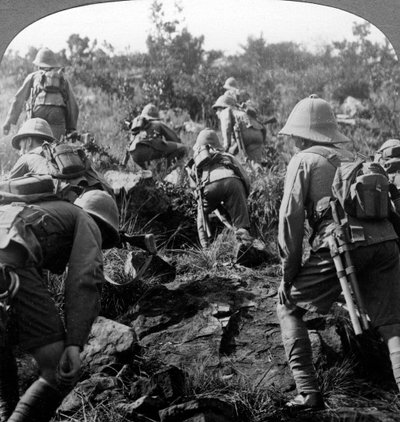 東アフリカの森を駆け抜けるスカウト、第一次世界大戦、1914-1918。 作： Realistic Travels Publishers