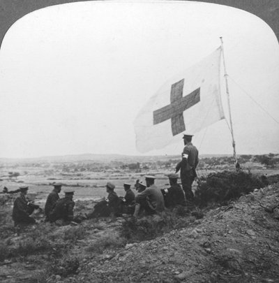 第一次世界大戦c1914-c1918の慈悲の使いの準備ができて、フィールドのイギリス赤十字 作： Realistic Travels Publishers