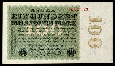 第一次世界大戦後のハイパーインフレーション時代のワイマール共和国のパピエルマルク 作： Reichsbankdirektorium Berlin