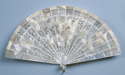 ファン、c。 1900。 作： Rene Jules Lalique