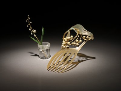 髪飾り、1900年頃 作： Rene Jules Lalique