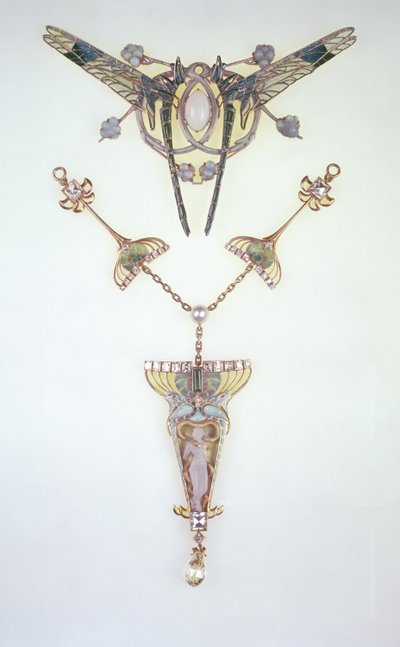 ラリックの髪飾りとフィリップウォルファースのペンダント（1858-1929） 作： Rene Jules Lalique
