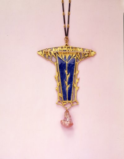 ペンダントブローチ＆チェーン（エナメル、アイボリー、ゴールド、パール 作： Rene Jules Lalique