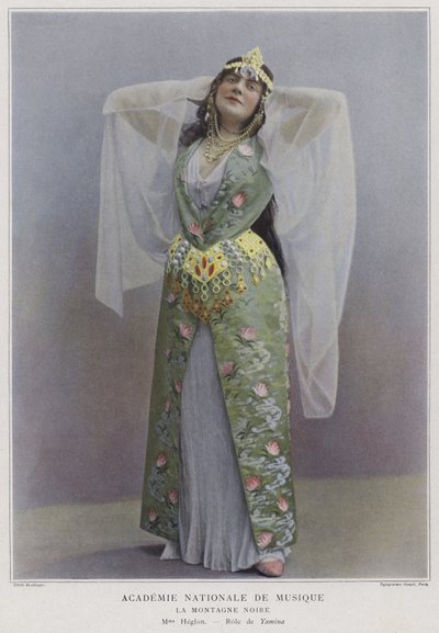 La Montagne NoireのYaminaとしてのMeyriane Heglon（カラー写真） 作： Reutlinger Studio