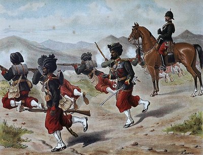 1880年代のアングロ・インディアン陸軍、第20ボンベイ・ネイティブ・インファントリー野戦発砲（マーチング・オーダー）（カラーリトグラフ） 作： Richard (after) Simkin