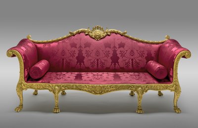 ダンダスソファ、1764年依頼、1765年製作（金箔を施した松とブナ、後にシルクの張り地を施したもの 作： Robert Adam
