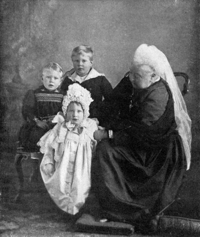 ビクトリア女王とヨーク公爵夫人の子供たち、1901年。 作： Robert Milne