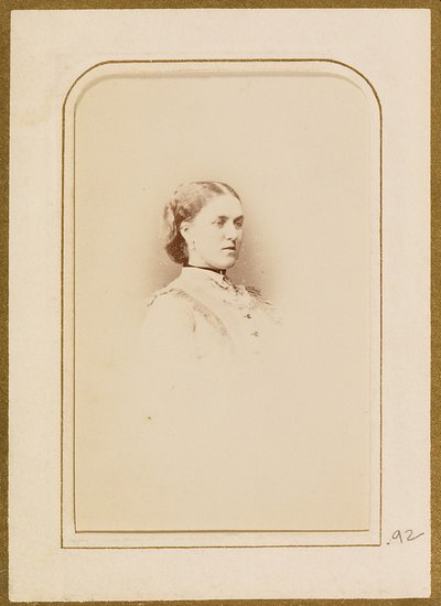 [女性の肖像］ 作： Robert Slingsby