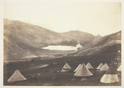 衛兵の丘からのバラクラヴァ 作： Roger Fenton