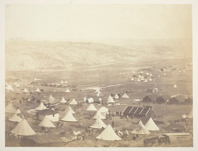 カジコイ方面を見る騎兵隊キャンプ 作： Roger Fenton