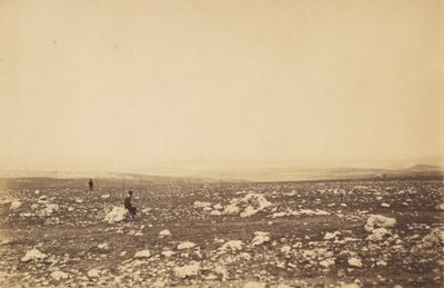 セバストーポルの高原 IX. 作： Roger Fenton
