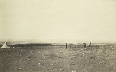 カスカートの丘からのセバストポル、1855年。 作： Roger Fenton